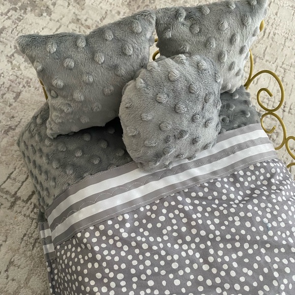 Handmade reversibly minky doll bedding set - Picture 4 of 10